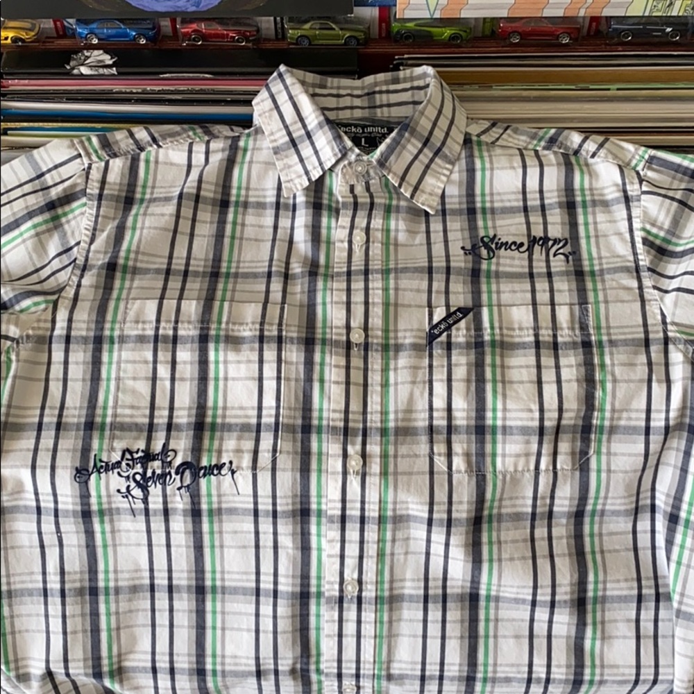 Ecko Dress Shirt L (more like xl) great condition